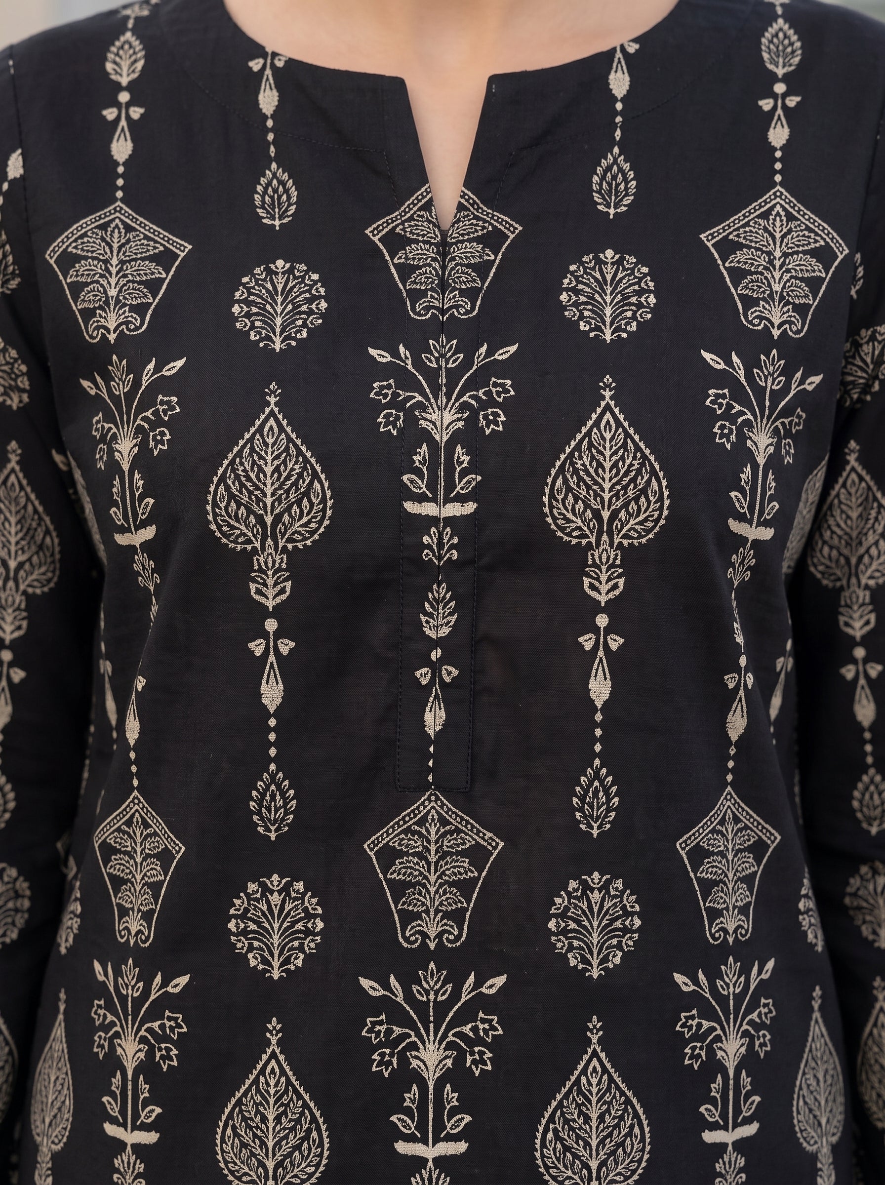 Zesh Printed Lawn 3 Piece Suit